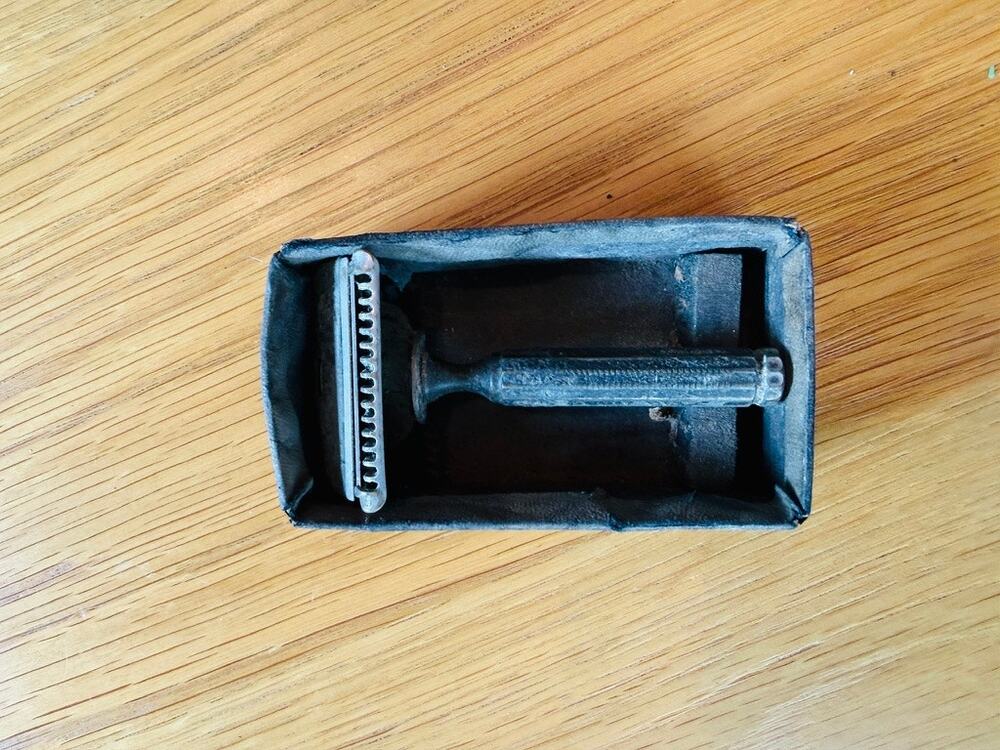 Antique GEM Single-Edge Safety Razor w/Box